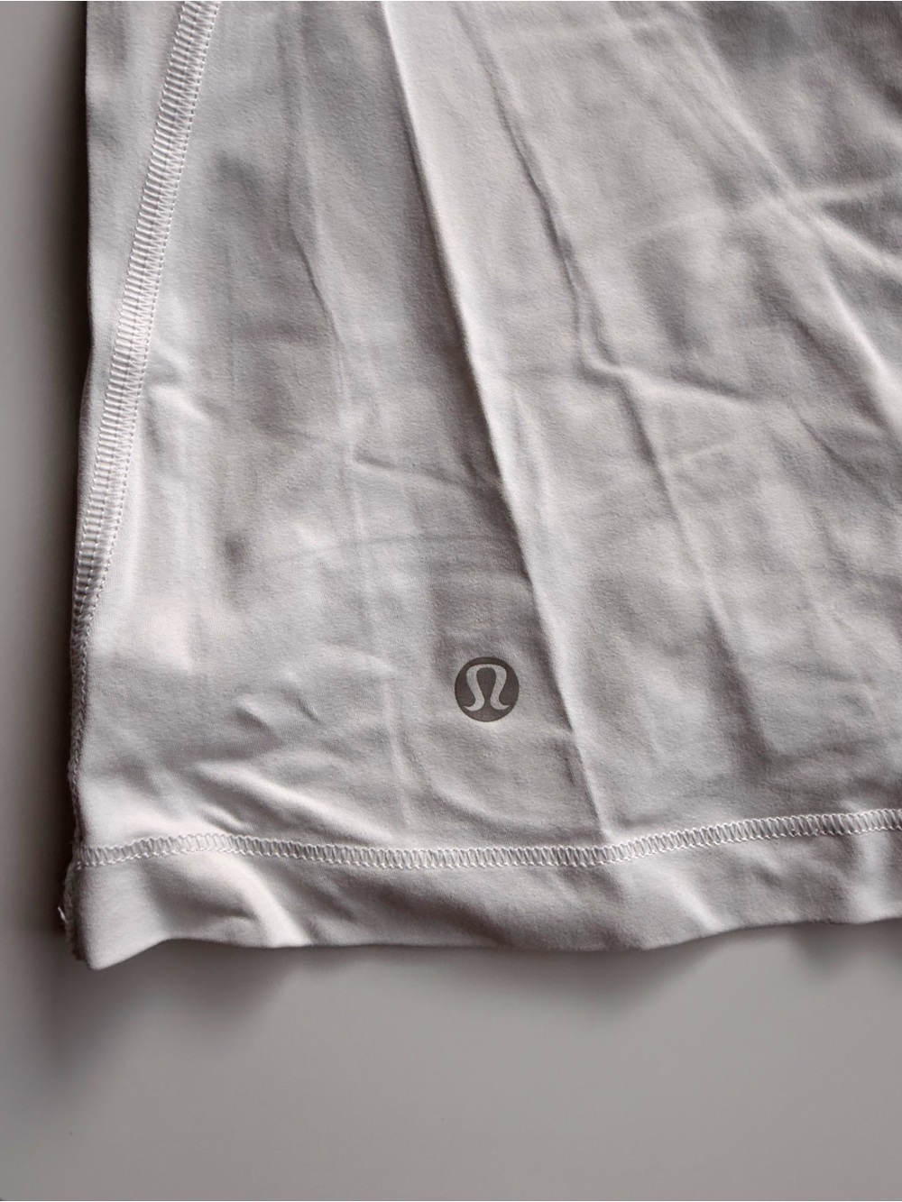 Lululemon Women’s White Racerback Tank Top size 8 - Picture 4 of 6